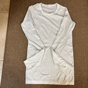 white lululemon swiftly tech long sleeve